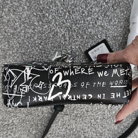 DKNY cleo to zip camera CROSSBODY black BAG graffiti ADJUSTABLE STRAP - Picture 7 of 10